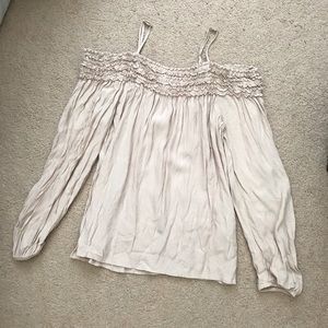 ⭐️10 for $15⭐️ Forever 21 off shoulder chiffon top